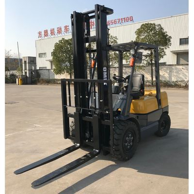 Isuzu C240 Engine 3 Ton Steel and Rubber Counterbalanced Diesel Forklift Truck CPCD30