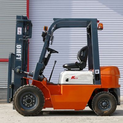 2.5 Ton Four Wheel Diesel Forklift Truck Warehouse Forklift with Durable Construction