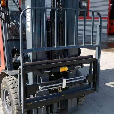 3tons LPG Forklift with 4.5m Lifting Height and 4280mm Min. Width of Right Angle Stacking