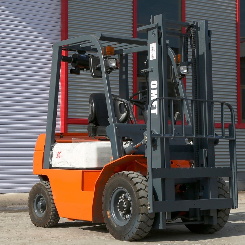 2.5ton 2500kg Cpcd25 Diesel Forklift Truck with 5m 5000mm Mast Triplex and Free Lift