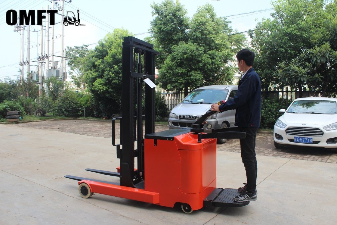 Standing Plate Omft Reach Forklift Stacker with Triple Mast 1.5t 4.5m Easy to Operate